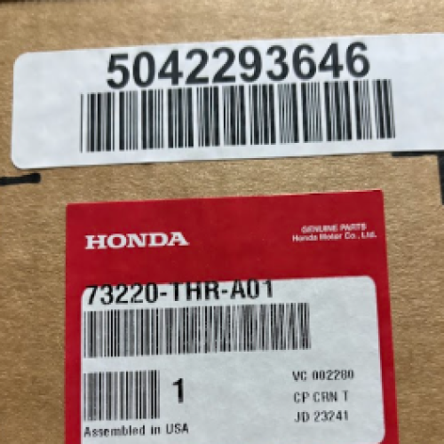 Genuine Honda 73220-THR-A01 	Molding, RR. Windshield (Lower)